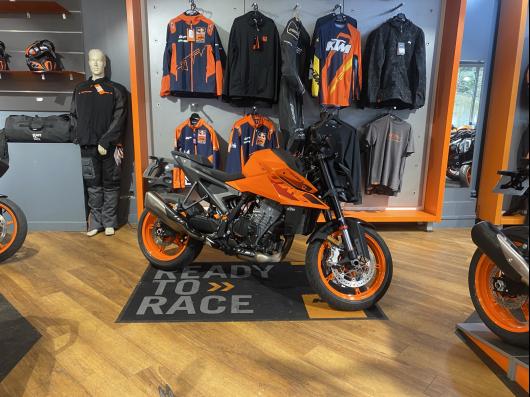 photo-annonce-ktm-990-duke_67ac9df9a2074645064879.jpg