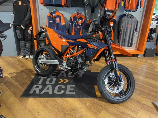 photo-annonce-ktm-690-smc-r-2025_68e13755b2999808569320.jpg