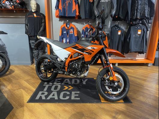 photo-annonce-ktm-125-smr_6928844894c27711152141.jpg